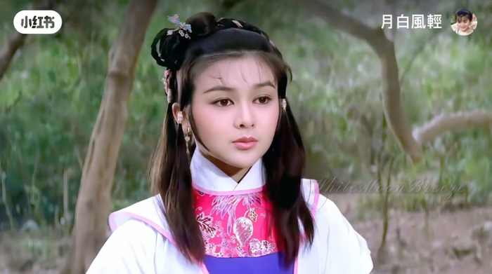 Ở tuổi 63, Quan Chi Lâm vẫn gây ấn tượng với nhan sắc và thần thái từng làm nên danh xưng 'đại mỹ nhân' của điện ảnh Hồng Kông.