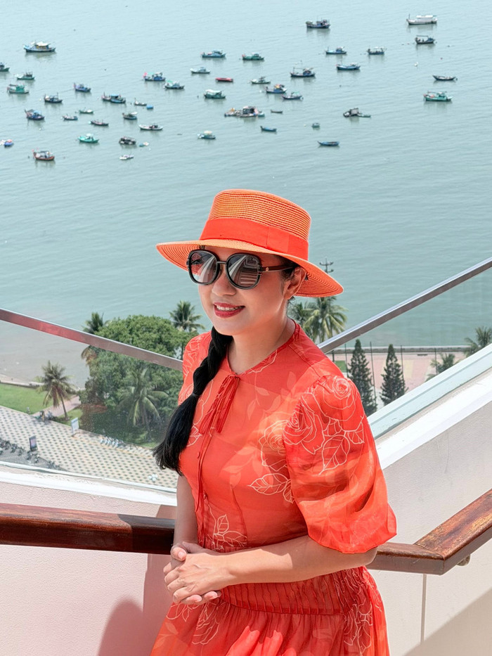 Không còn chạy theo ánh hào quang, Việt Trinh chọn cuộc sống nhẹ nhàng hơn sau nhiều trải nghiệm. Ảnh: FBNV.