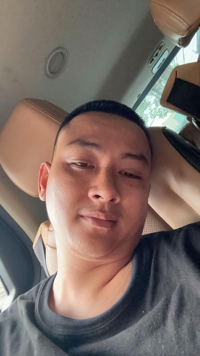 Hoài Lâm chia sẻ hình ảnh xuống tóc kèm trạng thái 'mới tinh' trên kênh TikTok cá nhân.