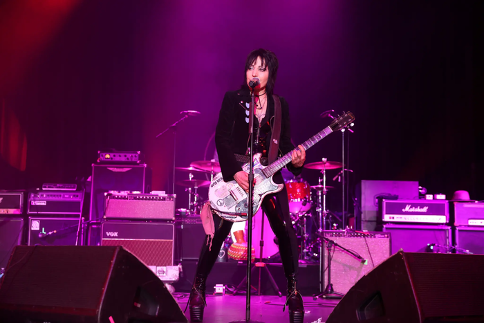 Rocker Joan Jett đang trong quá trình hồi phục sau khi trải qua ca phẫu thuật cột sống vì chấn thương mới đây.&nbsp;