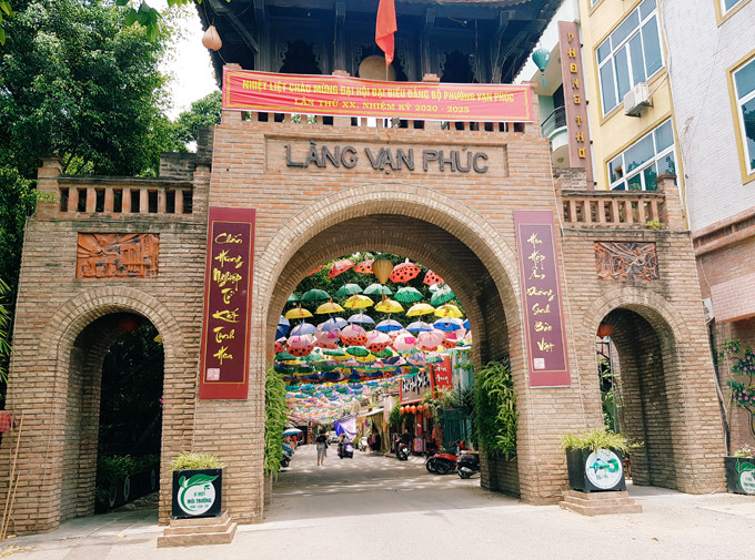 Làng lụa Vạn Phúc. Ảnh: Sưu tầm