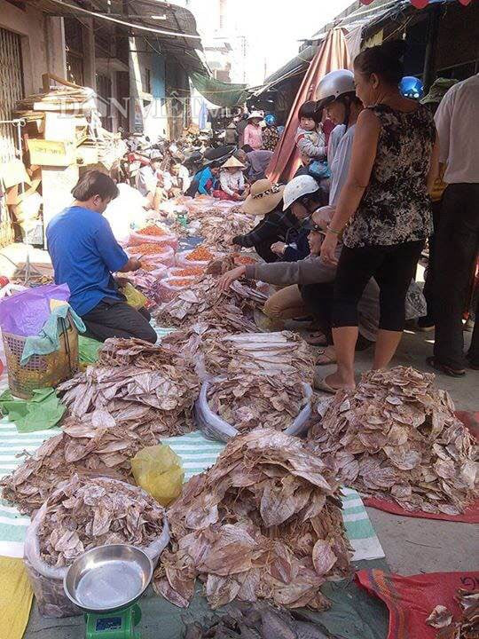 Khung cảnh ở chợ quê Vĩnh Long. Ảnh: Dân Việt