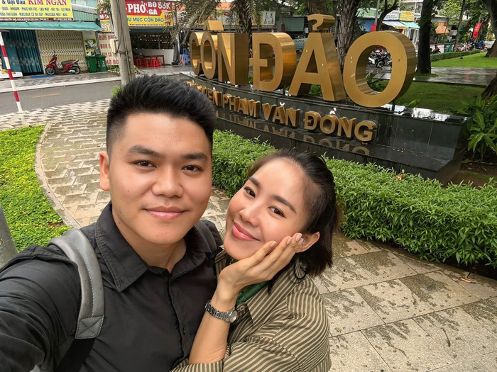 Lê Phương và Trung Kiên vừa có chuyến công tác tại Côn Đảo. Ảnh: FBNV