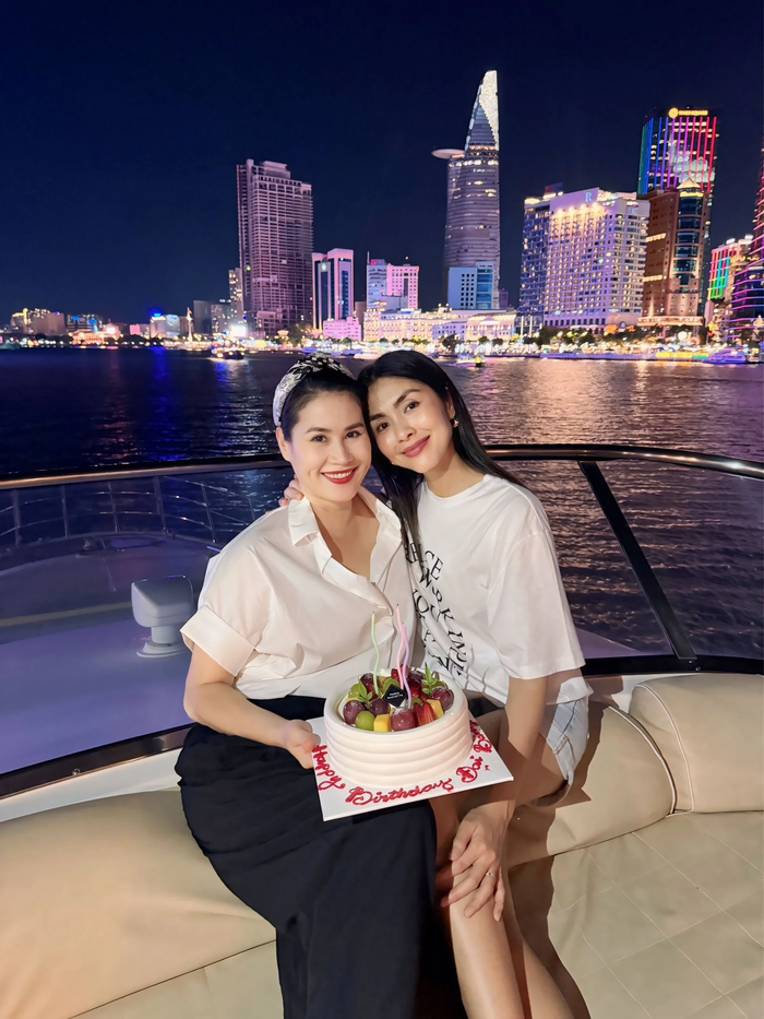 Tình bạn giữa Thân Thúy Hà và Tăng Thanh Hà đã kéo dài hơn 20 năm.&nbsp;Ảnh: FBNV