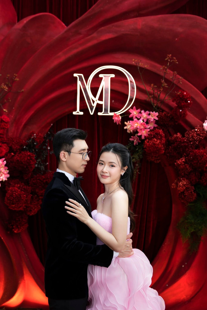 Vợ chồng Midu vừa tổ chức tiệc kỷ niệm 2 năm ngày cưới vào tháng 6 năm nay. Ảnh: FBNV