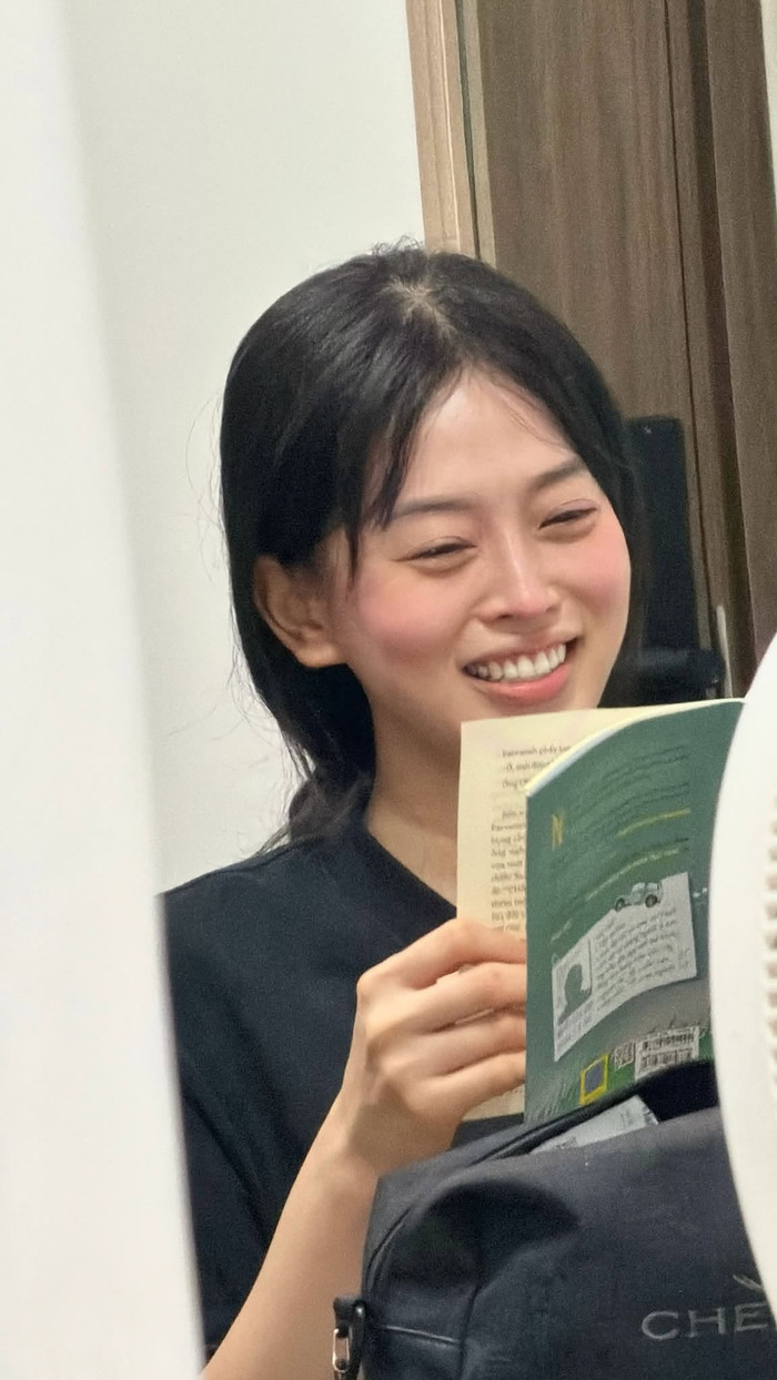 Hình ảnh Phương Nga với đôi mắt sưng húp. Ảnh: FBNV
