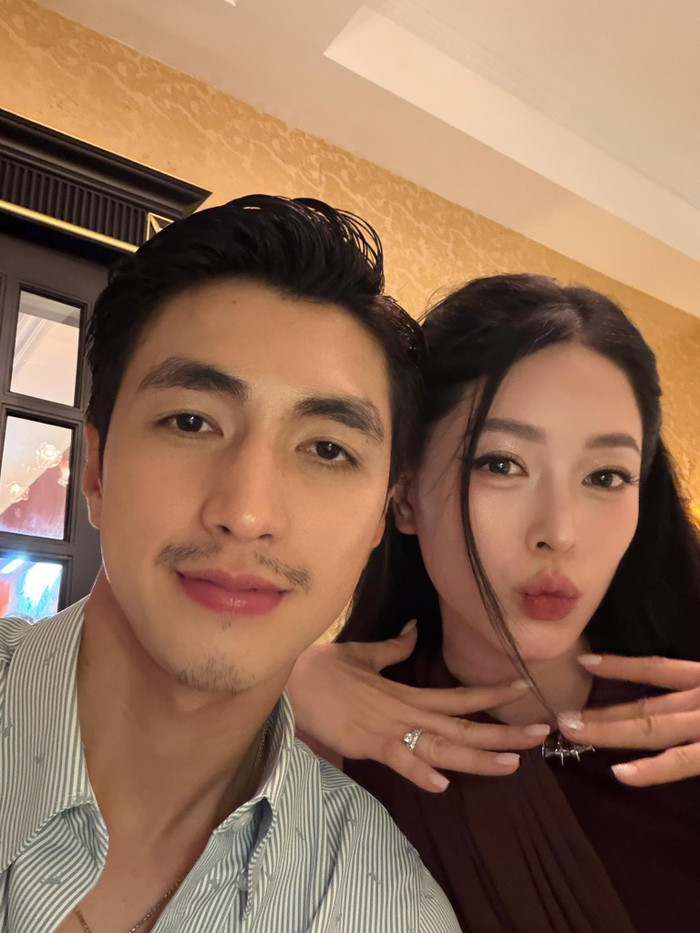 Khoảnh khắc đời thường dí dỏm của cả hai. Ảnh: FBNV