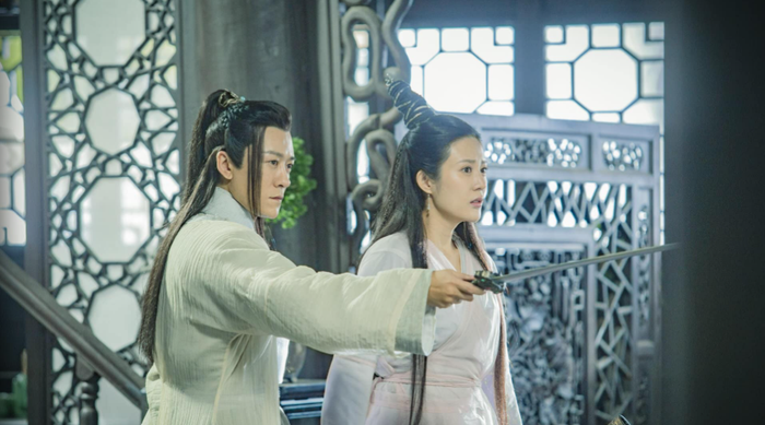 Sự xuất hiện của Dương Tiêu khiến cuộc đời Kỷ Hiểu Phù hoàn toàn rẽ sang hướng khác so với tương lai vốn được sắp đặt. Ảnh: Weibo.