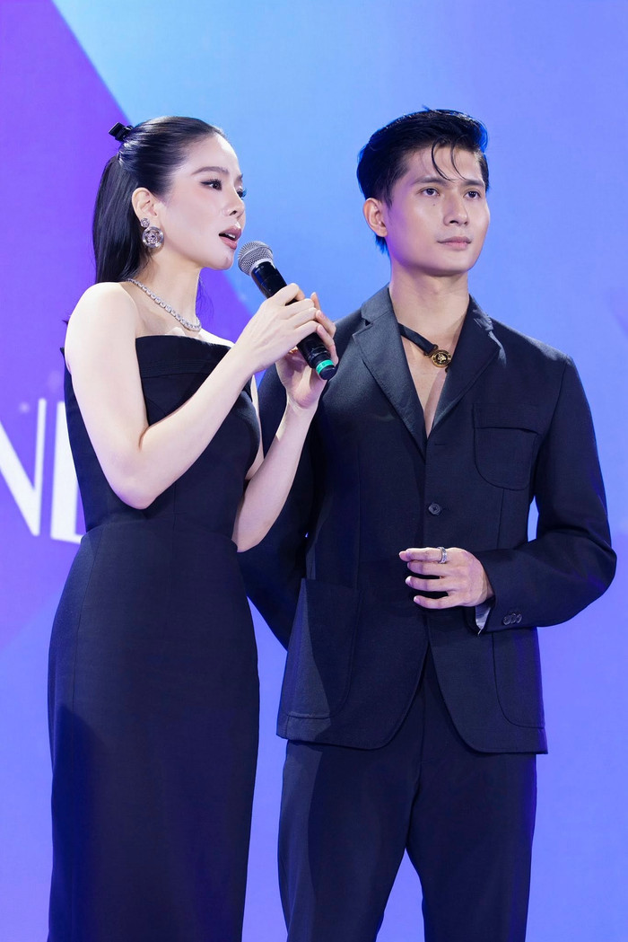 Chuyện tình của Lệ Quyên và Lâm Bảo Châu nhận được sự quan tâm lớn của công chúng.