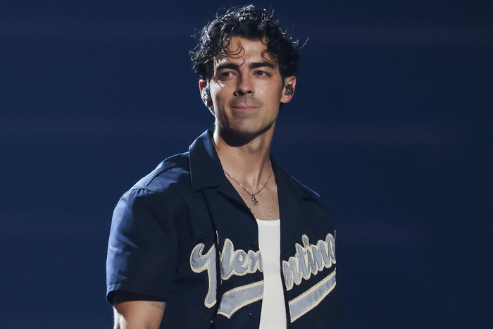 Joe Jonas phải đi trị liệu tâm lý vì doanh số album solo thất bại Ảnh 1