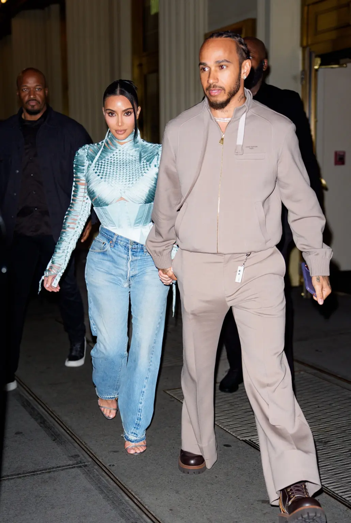 Mối quan hệ giữa tay đua Lewis Hamilton và người mẫu Kim Kardashian khiến nhiều người ngưỡng mộ.