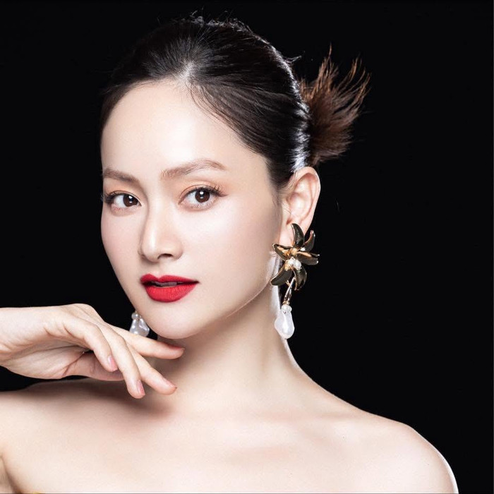 Sau những thay đổi lớn trong cuộc sống, nữ diễn viên ưu tiên sự bình yên, quyền tự quyết và môi trường ổn định cho hai con. Ảnh: FBNV.