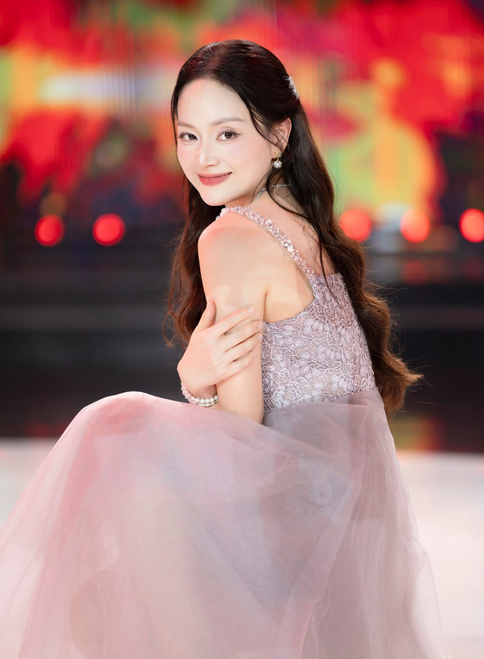 Lan Phương cho biết cô đang tìm lại sự bình yên và cảm giác được sống là chính mình sau những biến động trong đời sống cá nhân. Ảnh: FBNV.