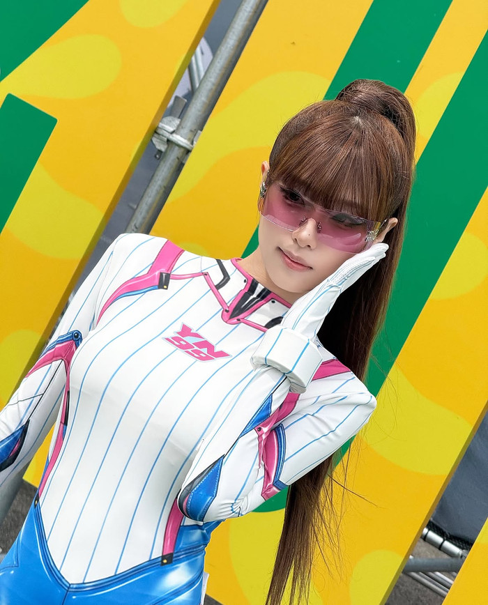 Yena (IZ*ONE) diện trang phục kín bưng tại WATERBOMB Ảnh 5