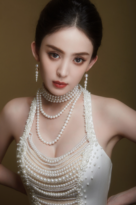 Nữ diễn viên hiện ưu tiên điều trị và theo dõi sức khỏe từng bước trước khi quyết định có cần can thiệp bằng phương pháp khác hay không. Ảnh: Weibo.