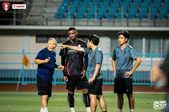 HLV Park Hang Seo nhận lời dẫn dắt Kanchanaburi Power FC ở Thai League 2 sẽ đối mặt với khá nhiều áp lực, thậm chí rất lớn khi giải đấu khởi tranh trong vài ngày tới. Ảnh: Kanchanaburi Power FC