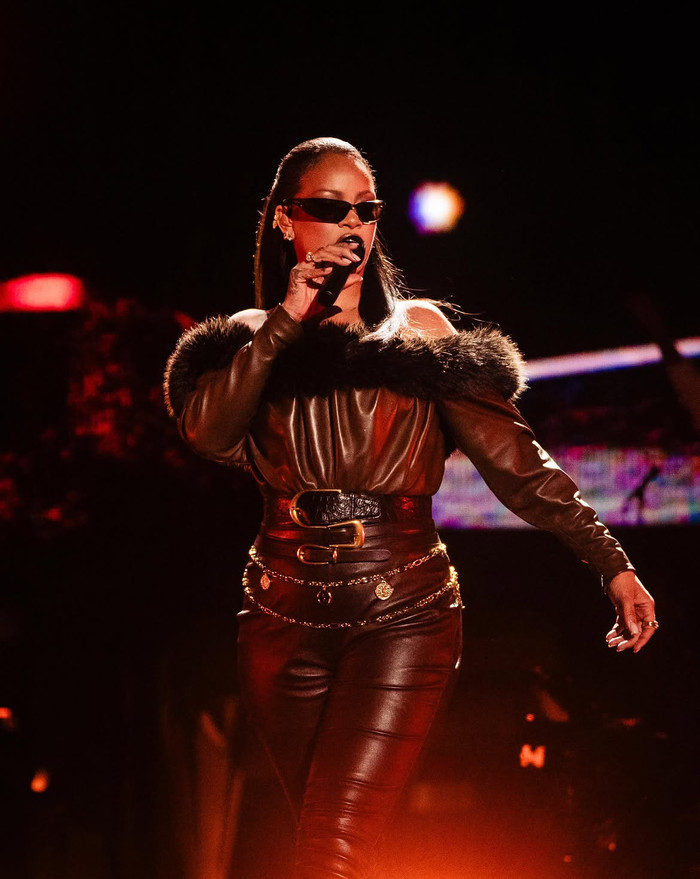 Rihanna lập kỷ lục chưa từng có, đến cả Taylor Swift cũng chưa làm được Ảnh 5
