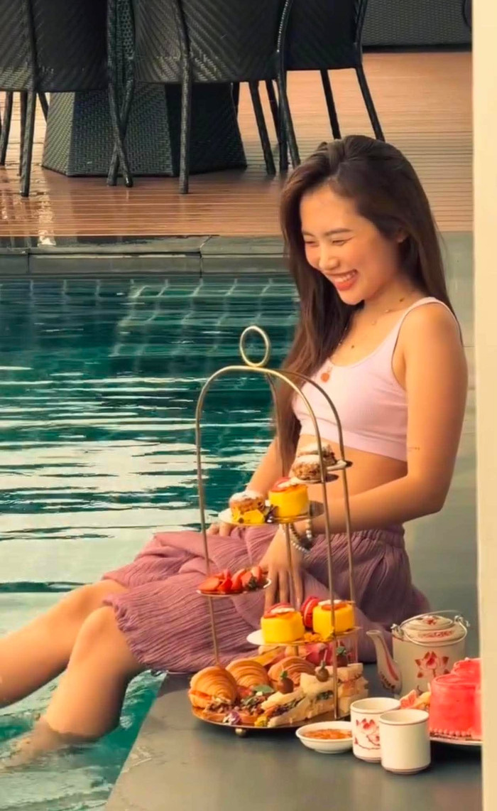 Phương Mỹ Chi trong kì nghỉ cùng 'người thương' gắn bó 13 năm.