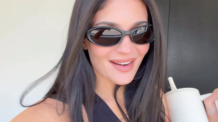 Người mẫu Kylie Jenner hé lộ những hình ảnh bên trong căn biệt thự đang được hoàn thiện.