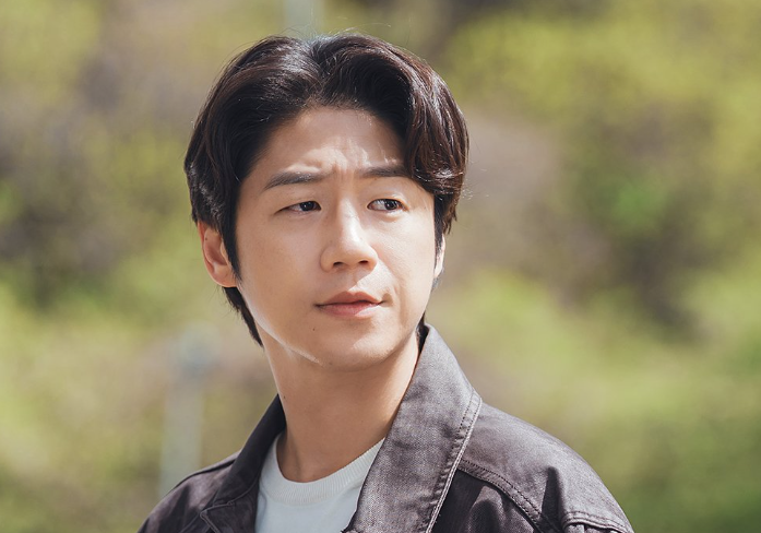 Kwon Tae Sung phát hiện bí mật của vợ và quyết định tìm cách bảo vệ cô.