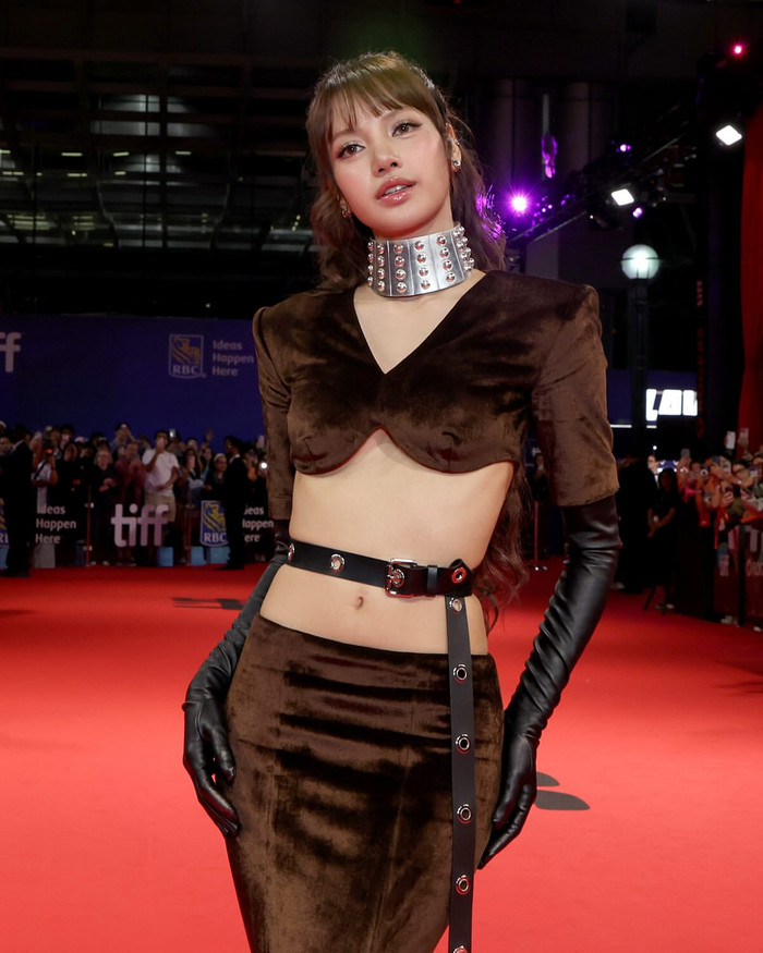 Lisa tiết lộ quãng thời gian mất tự tin vì YG Entertainment: 'Tôi không dám hát nữa' Ảnh 1