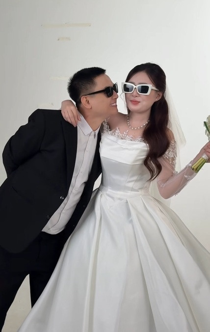 Nhiều khán giả chúc phúc Hoài Lâm. (Ảnh: FB Tuyết Minh)