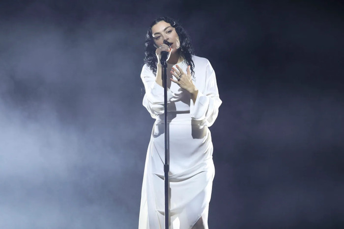 Charli XCX lên tiếng trước làn sóng chỉ trích Ảnh 5
