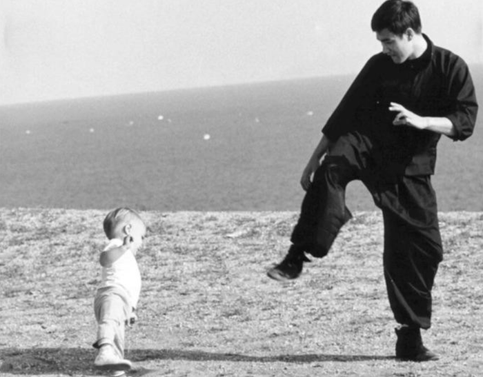 Người khiến Lý Tiểu Long 'dè chừng' nhất, theo câu nói nổi tiếng gắn với ông, chính là võ sĩ đủ kiên trì để biến một kỹ thuật đơn giản thành thứ gần như hoàn hảo.