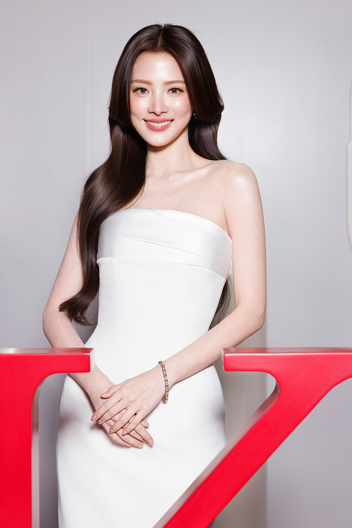 Khi được hỏi về món ăn yêu thích tại Việt Nam, Baifern nhanh chóng nhắc đến nem nướng.