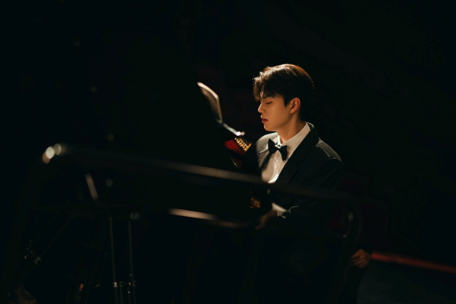 Kang Pio cùng Lee Jun Young trải qua hành trình trưởng thành.