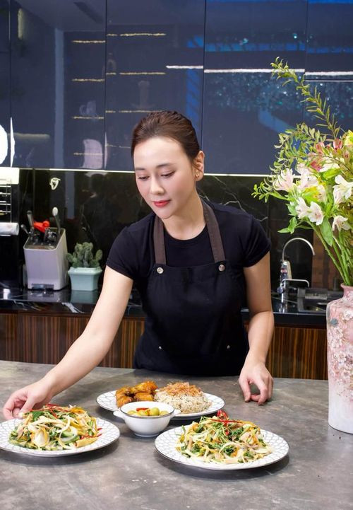 Quê Phương Oanh có vùng đất ngập nước rộng hàng nghìn hecta, cảnh sắc vẫn giữ vẻ hoang sơ Ảnh 1