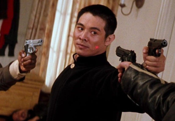 Lý Liên Kiệt trong vai Wah Sing Ku, nhân vật phản diện đánh dấu màn ra mắt Hollywood của tài tử trong Lethal Weapon 4.