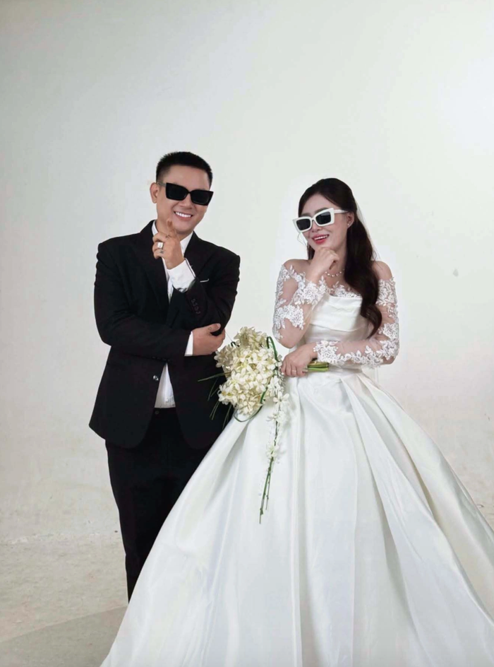 Hoài Lâm công khai loạt ảnh hậu trường chụp ảnh cưới.