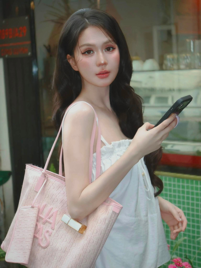 Ngọc Trinh tập trung cho công việc và những kế hoạch riêng. Ảnh: FBNV