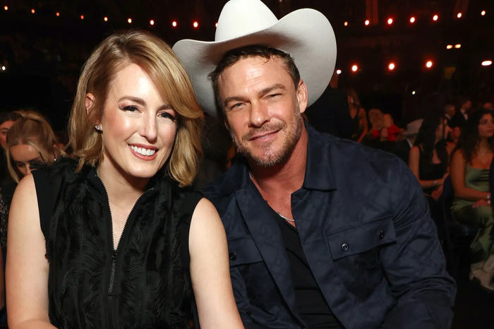 Alan Ritchson và vợ Catherine chính thức thông báo kết thúc cuộc hôn nhân kéo dài 20 năm.