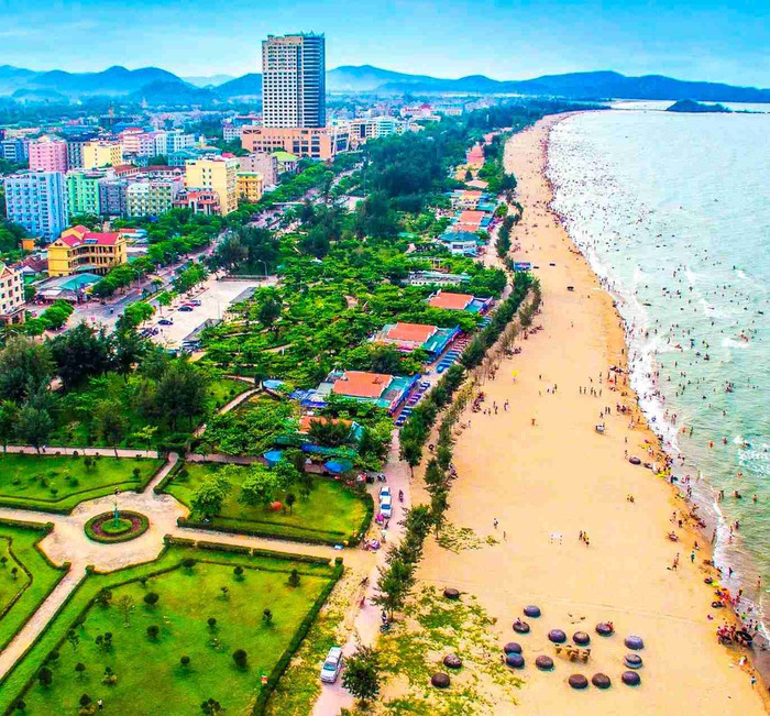 Đường bờ biển ở Nghệ An. Ảnh: báo Lao Động