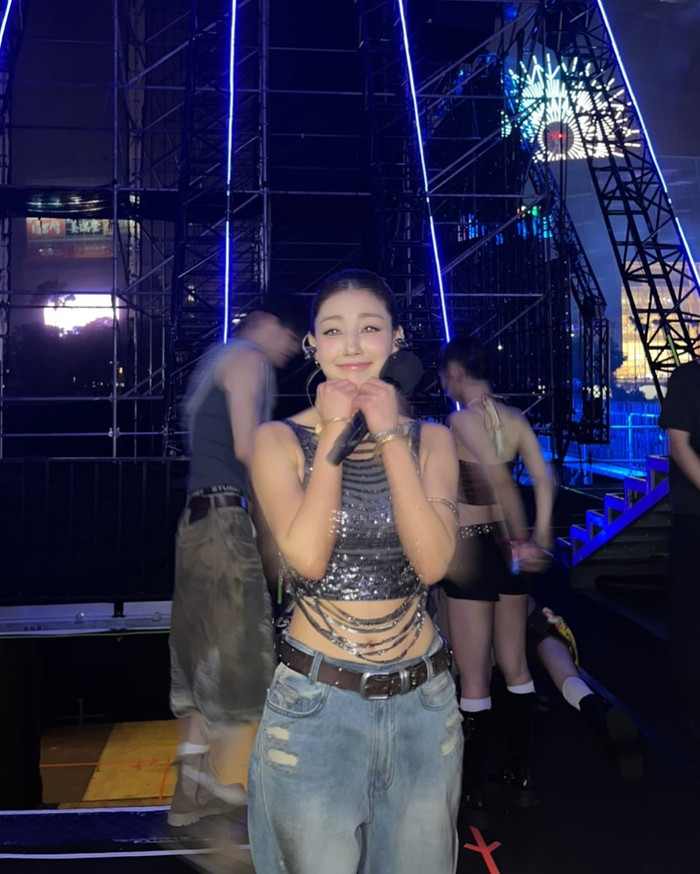 Jihyo (TWICE) lên tiếng về bộ trang phục gây tranh cãi tại WATERBOMB: 'Đó là lựa chọn của tôi' Ảnh 4