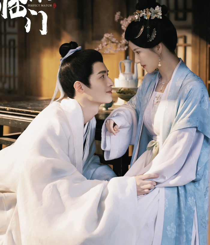 Ngũ Phúc Lâm Môn là bộ phim cổ trang mang màu sắc hài hước do Vu Chính sản xuất, với Lư Dục Hiểu và Vương Tinh Việt đảm nhận vai chính. Lấy bối cảnh thời Bắc Tống, phim kể về Lệ phu nhân, một người phụ nữ góa chồng phải nuôi dạy năm cô con gái. Sau khi gia đình bị họ hàng chèn ép và tìm cách chiếm đoạt gia sản ở Lạc Dương, mẹ con họ chuyển đến Biện Kinh để tìm đường mưu sinh. Năm cô con gái mạnh mẽ, độc lập khiến gia đình bị gán biệt danh “hổ cái”, khiến các bà mai dè chừng. Từ đây, hành trình tìm kiếm hạnh phúc cho năm cô con gái tạo ra nhiều tình huống vừa hài hước vừa giàu màu sắc gia đình.