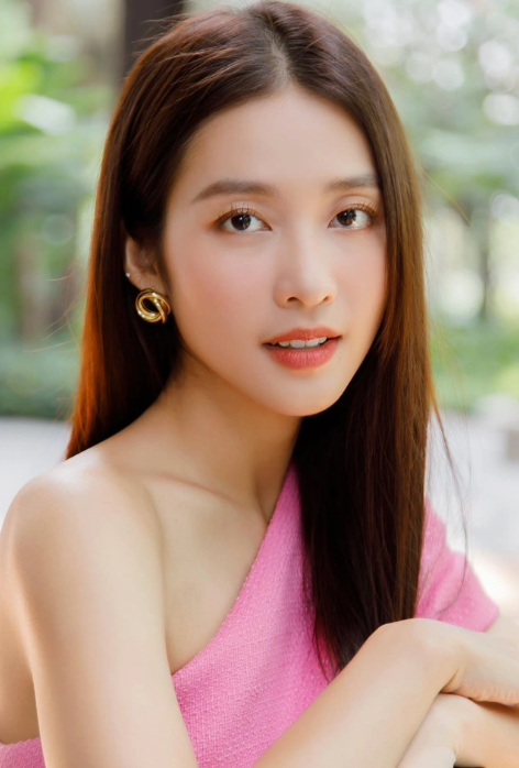 Diễn viên Khả Ngân.
