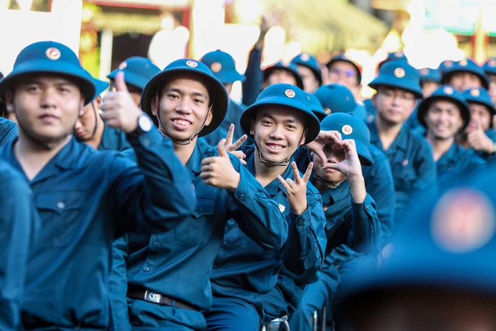 Công dân lên đường thực hiện nghĩa vụ quân sự - Ảnh: PHƯƠNG QUYÊN&nbsp;