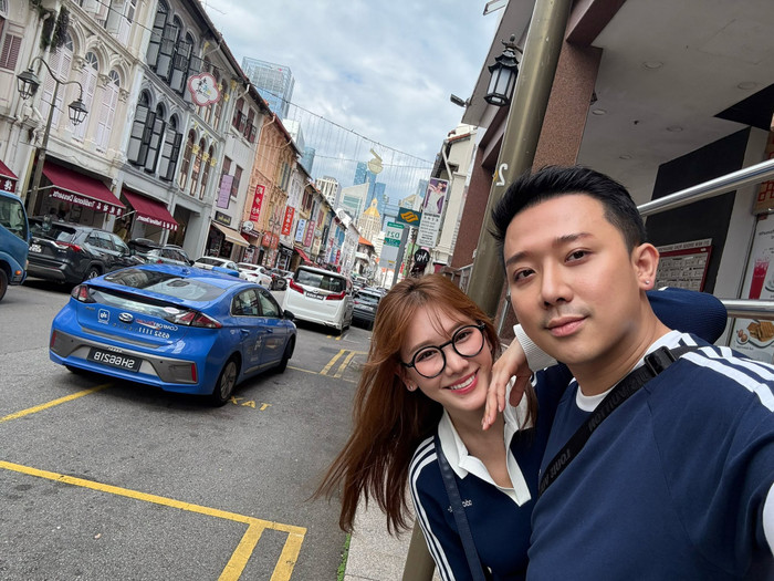 Trấn Thành và Hari Won hạnh phúc trong khoảnh khắc đời thường. Ảnh: FBNV