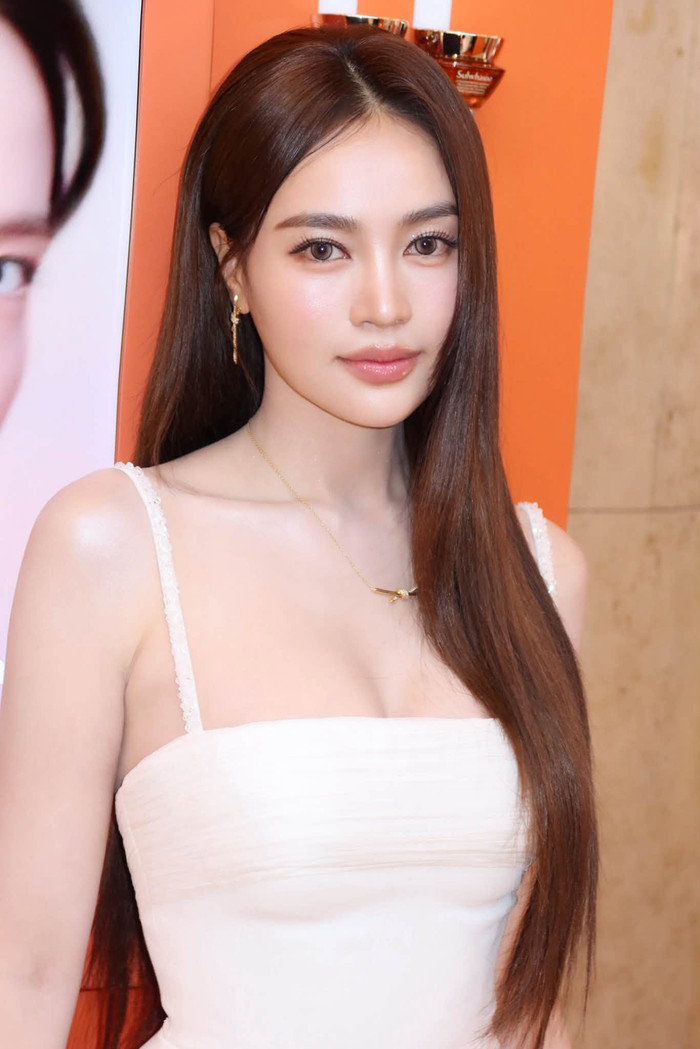 Ninh Dương Lan Ngọc ở tuổi 36 vẫn giữ sức hút với nhan sắc ngày càng rạng rỡ. Ảnh: FBNV