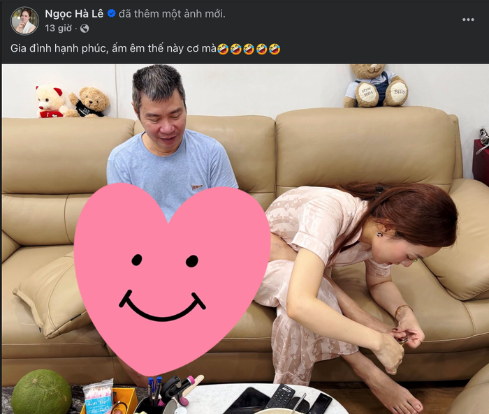 Ngọc Hà chia sẻ khoảnh khắc đời thường bên NSND Công Lý tại nhà riêng. Ảnh: Chụp màn hình FBNV