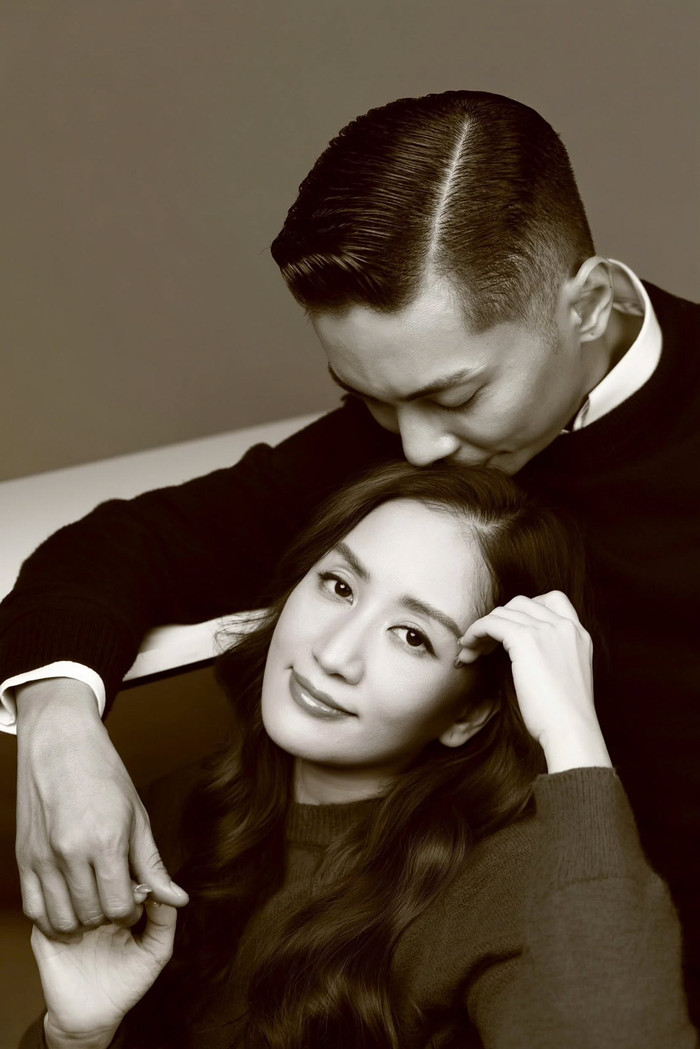 Khánh Thi xúc động khi nhìn lại hành trình đã qua cùng chồng kém 11 tuổi.