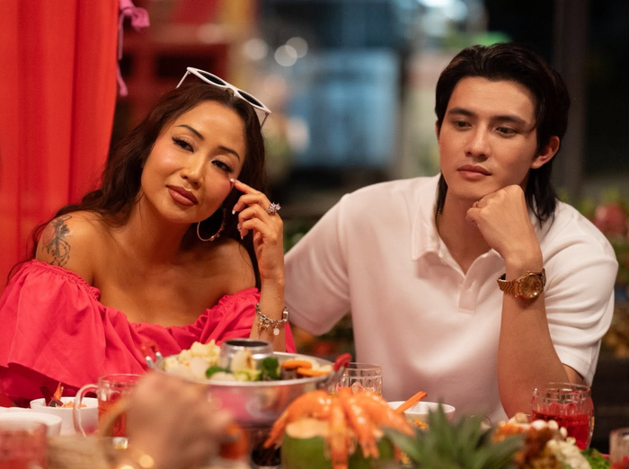 Vai Jennifer đánh dấu sự thay đổi đáng chú ý của Ốc Thanh Vân về ngoại hình và phong cách diễn xuất. Ảnh: FBNV