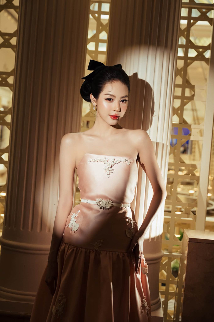 Thanh Thủy hiện là một trong những nàng hậu nổi bật của làng giải trí Việt.