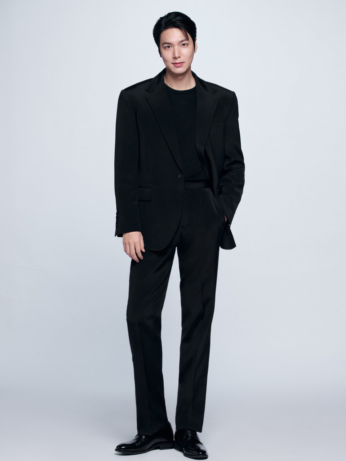 Lee Min Ho tâm sự anh tạm dừng hoạt động nghệ thuật khi đang ở đỉnh cao để nhìn lại chính mình, cân bằng cảm xúc.