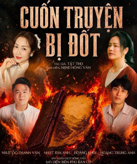 NSND Hồng Vân trở lại với vai trò đạo diễn vở Cuốn Truyện Bị Đốt. Ảnh: FBNV