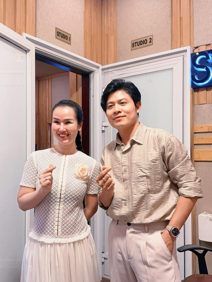Nhạc sĩ Nguyễn Văn Chung lần đầu song ca cùng Võ Hạ Trâm trên một sân khấu chính thức.&nbsp;