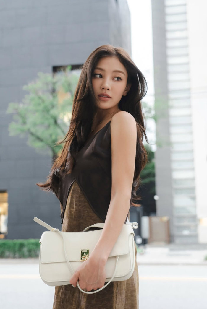 Jihyo (TWICE) thu hút sự chú ý khi khoe loạt ảnh mới với phong cách thanh lịch, quyến rũ.
